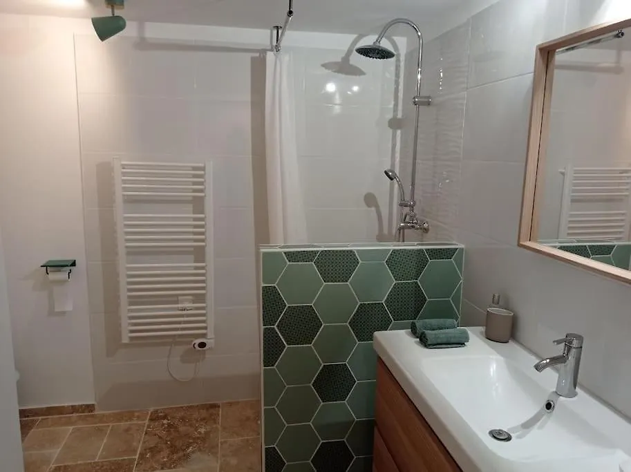 Gite Cosy Et Spacieux Étoile-sur-Rhône 0*,  فرنسا